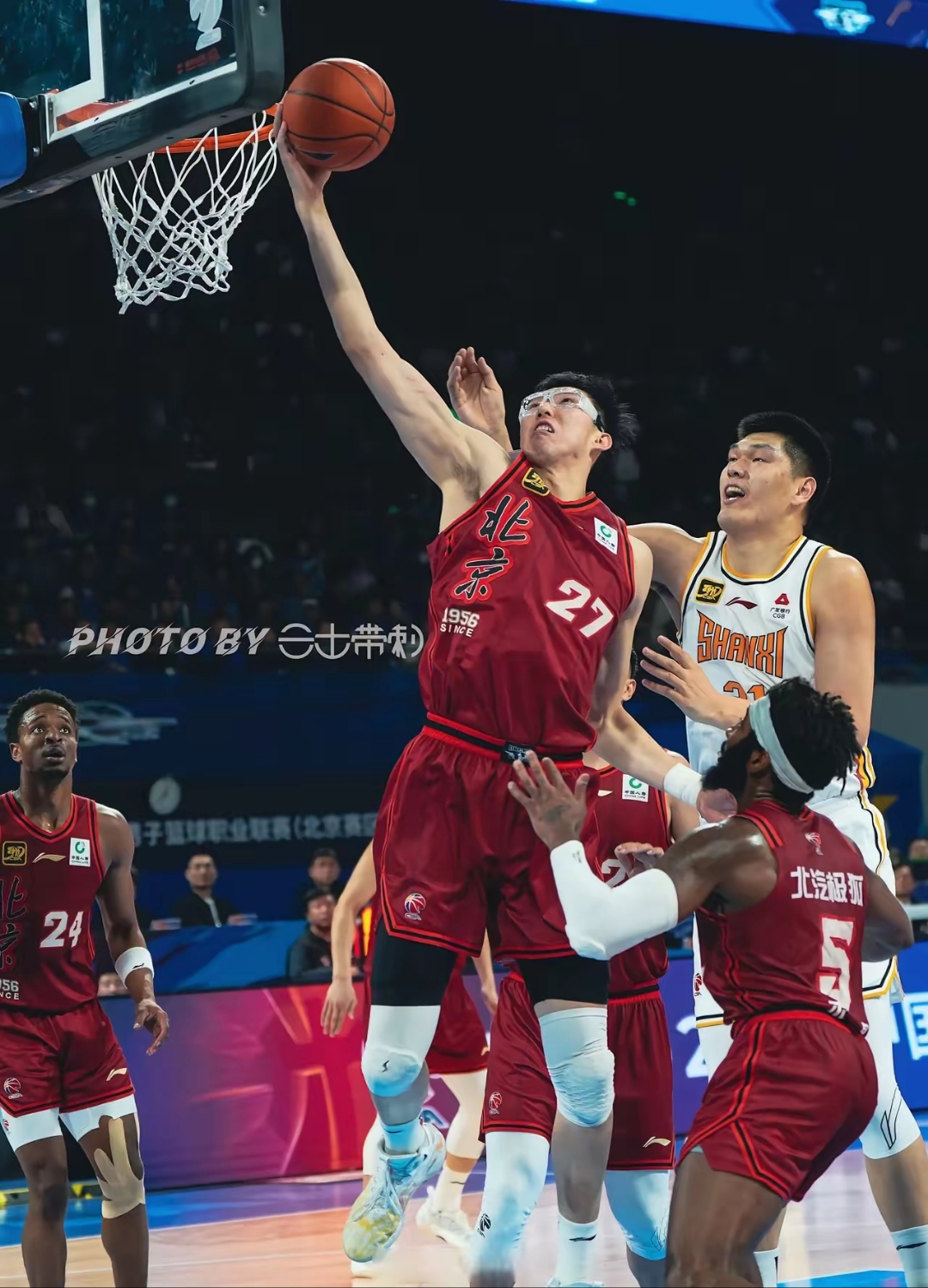 包含欧联倒计时，深圳男篮赛后远射贴柱，细节引发关注，气氛紧张，临场指挥获称赞的词条-欧博网址